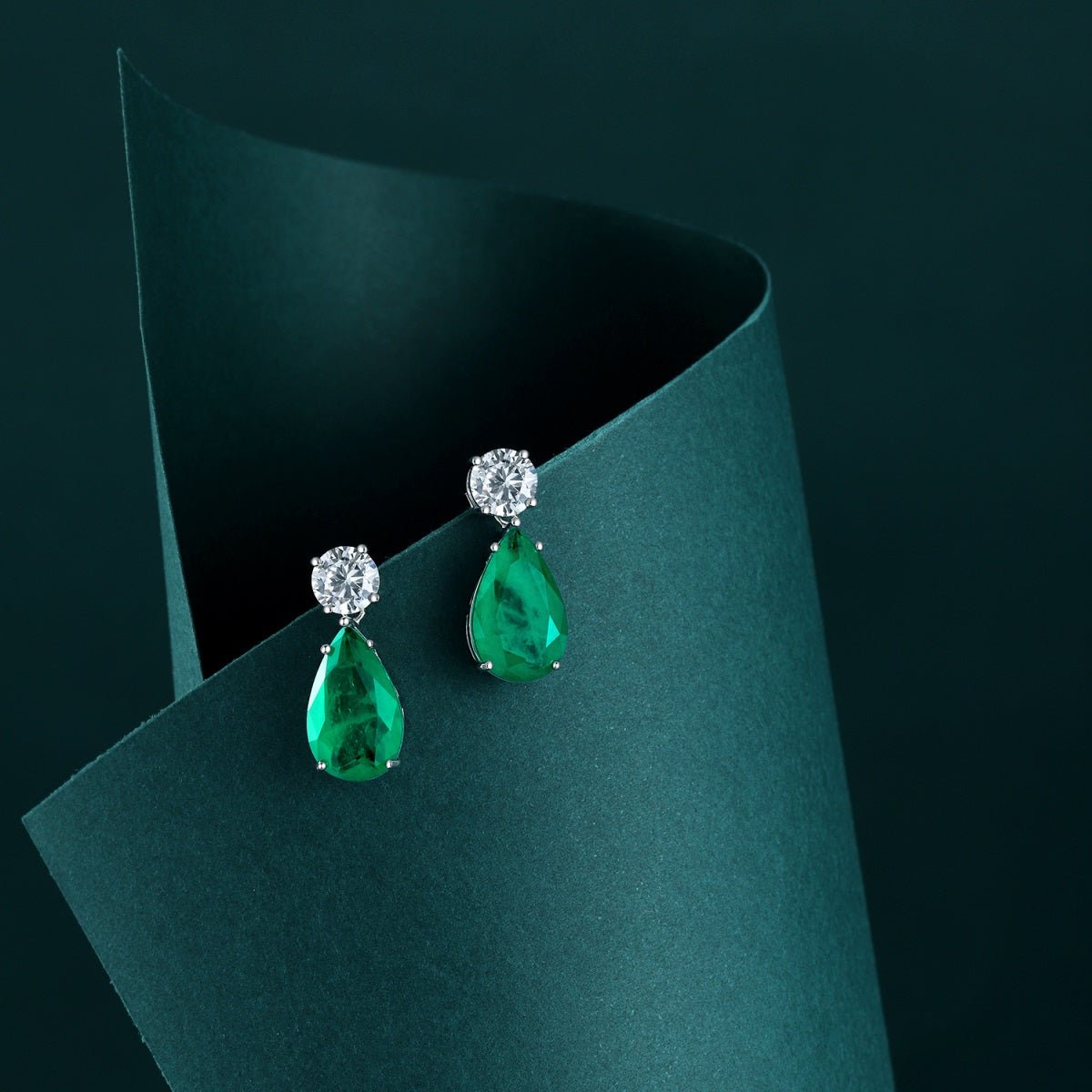 Elegant Luxe 925 Silver Earrings: Green Zirconia Majesty - Jewelry - EM Accessories - 925 silver - Cubic Zirconia - SILVER-0044-EAR