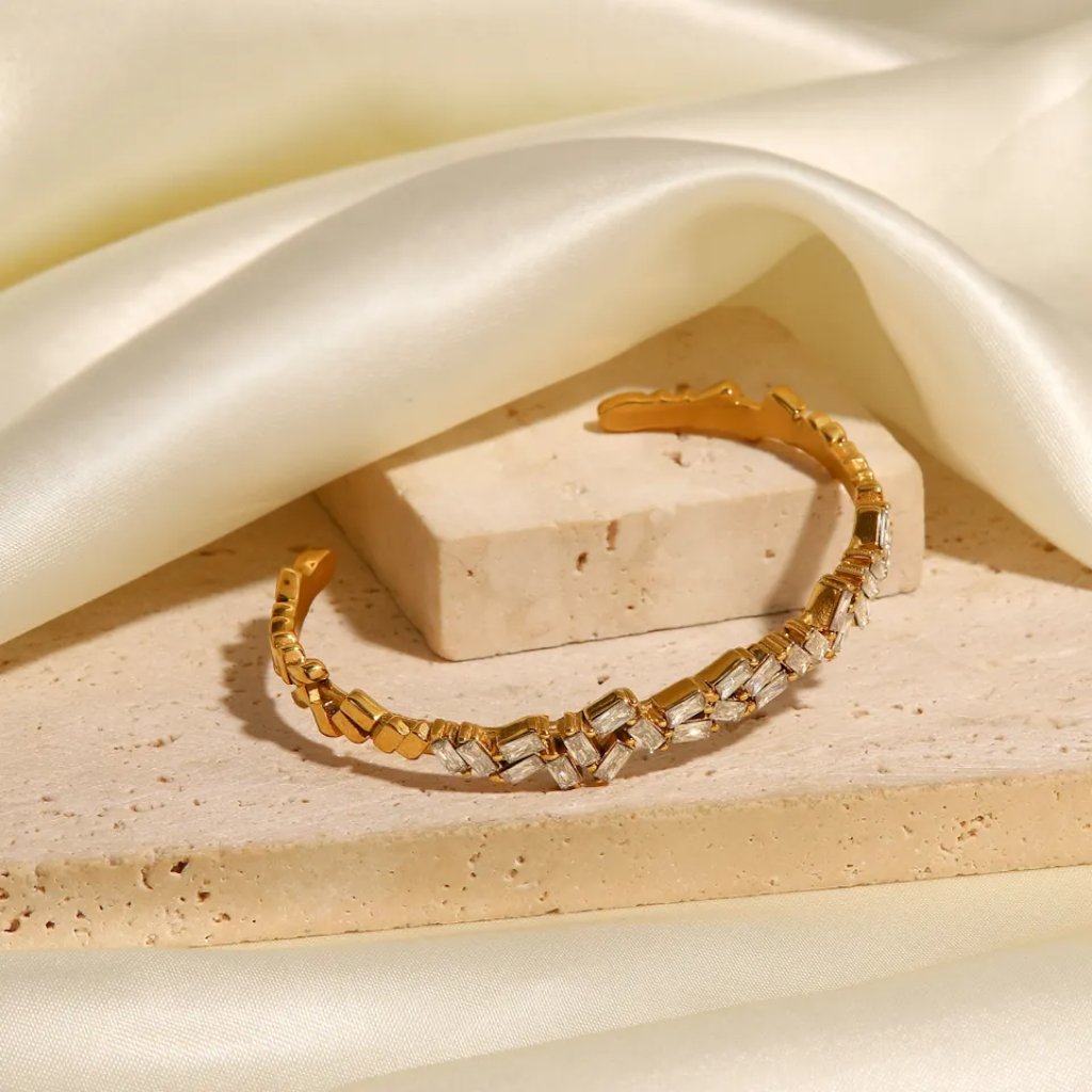 Minimalist EM Bracelet - Cubic Zirconia stones - Jewelry - EM Accessories - new - Stainless Steel -